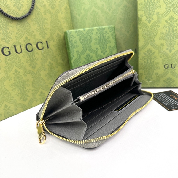 グッチ財布コピー着用イメージ